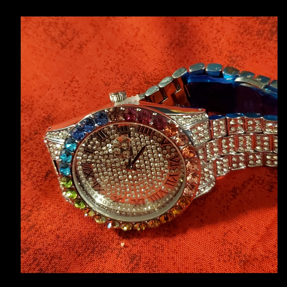 Elegant Silver and Multicolor Women's Watch and Bracelet Set - Picture 3 of 9